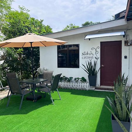 Nadrah Cottage Bayan Lepas Exterior photo